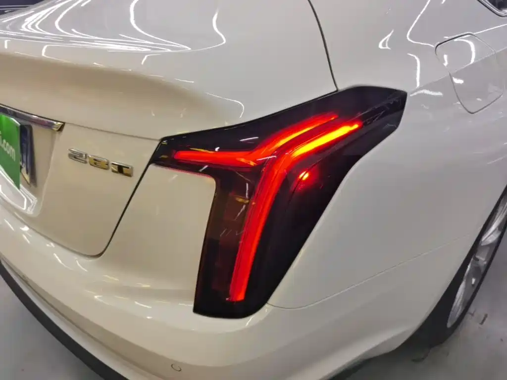 Cadillac CT5 — миниатюра 8