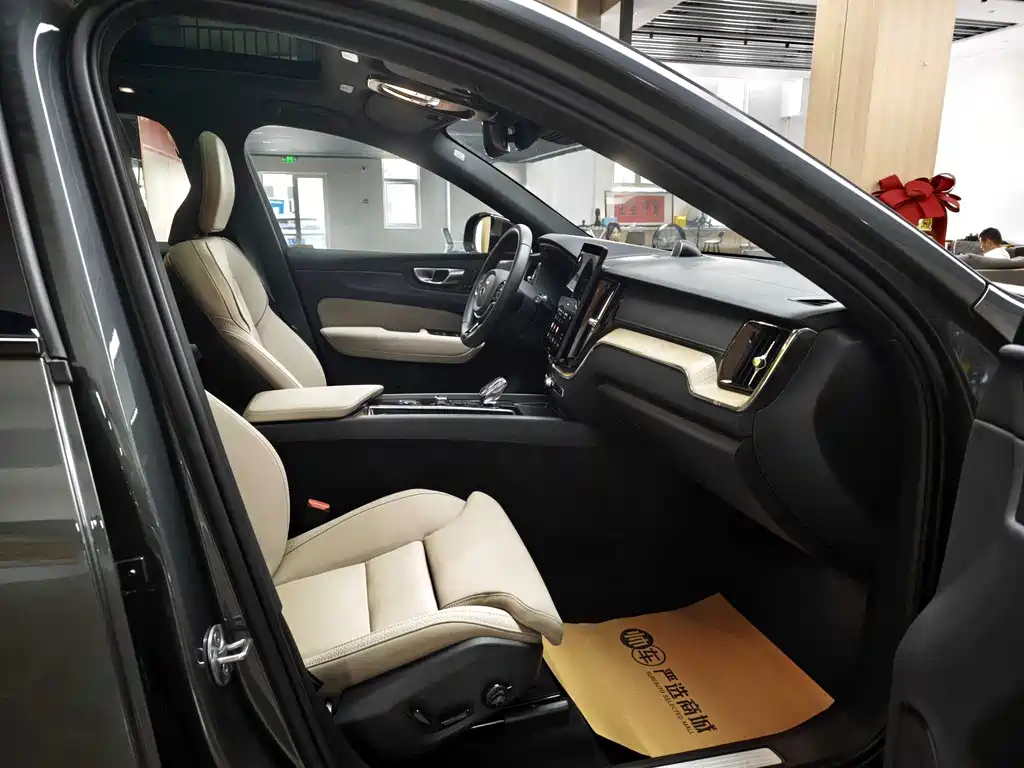 Volvo XC60 — миниатюра 7