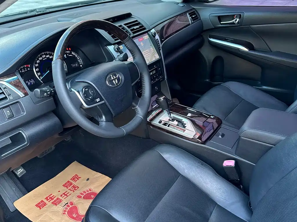 Toyota Camry — миниатюра 7