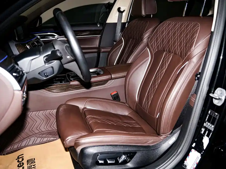 BMW 7 Series — миниатюра 24