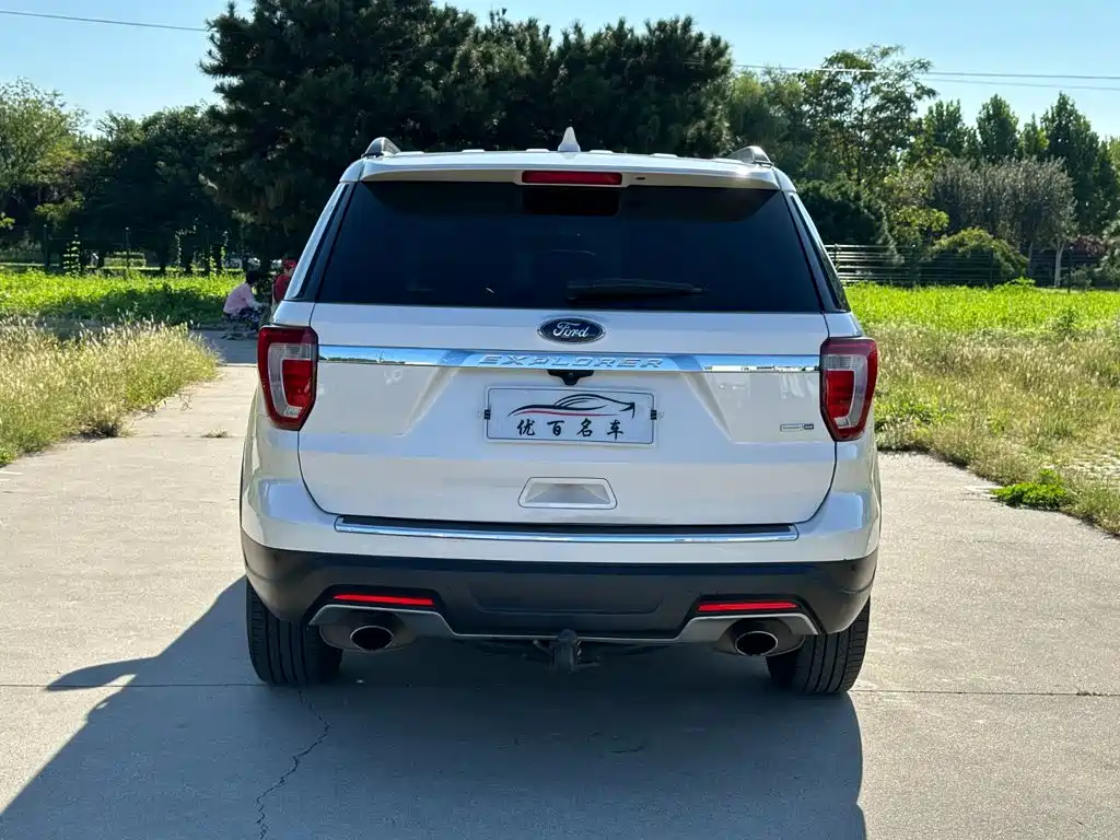 Ford Explorer (Import) — миниатюра 5