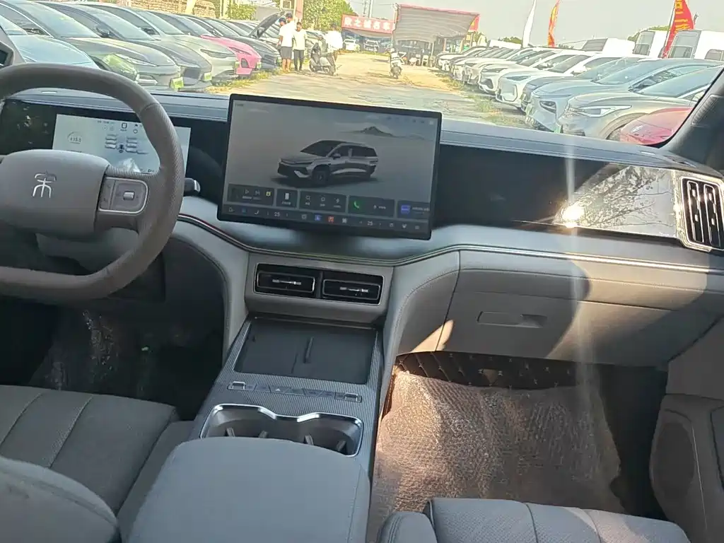 BYD Song Ultra — миниатюра 6