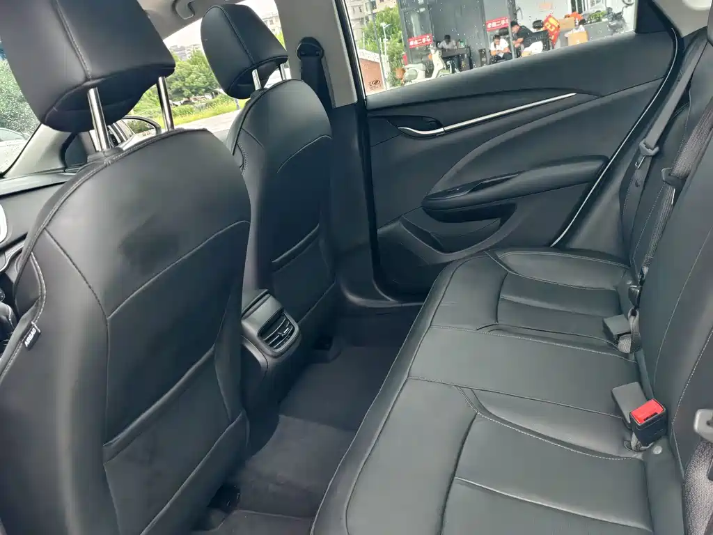 Buick Excelle — миниатюра 13