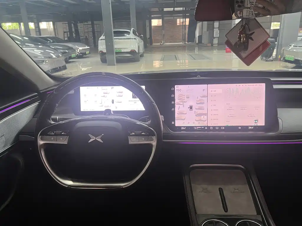 XPeng P7 — миниатюра 12