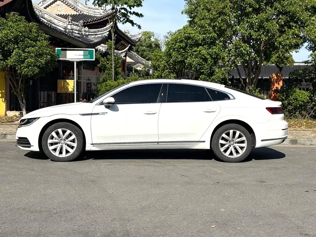 Volkswagen CC - фото 4