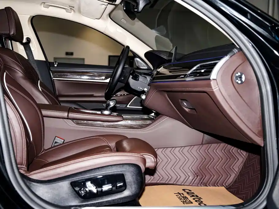 BMW 7 Series — миниатюра 20