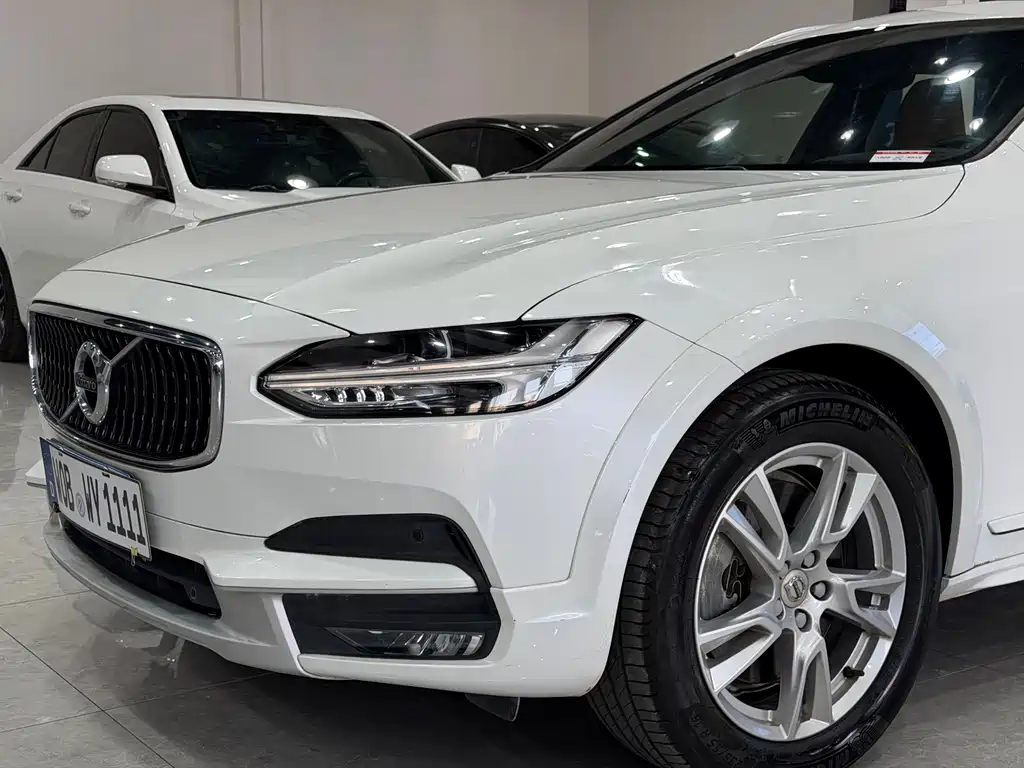 Volvo V90 — миниатюра 2