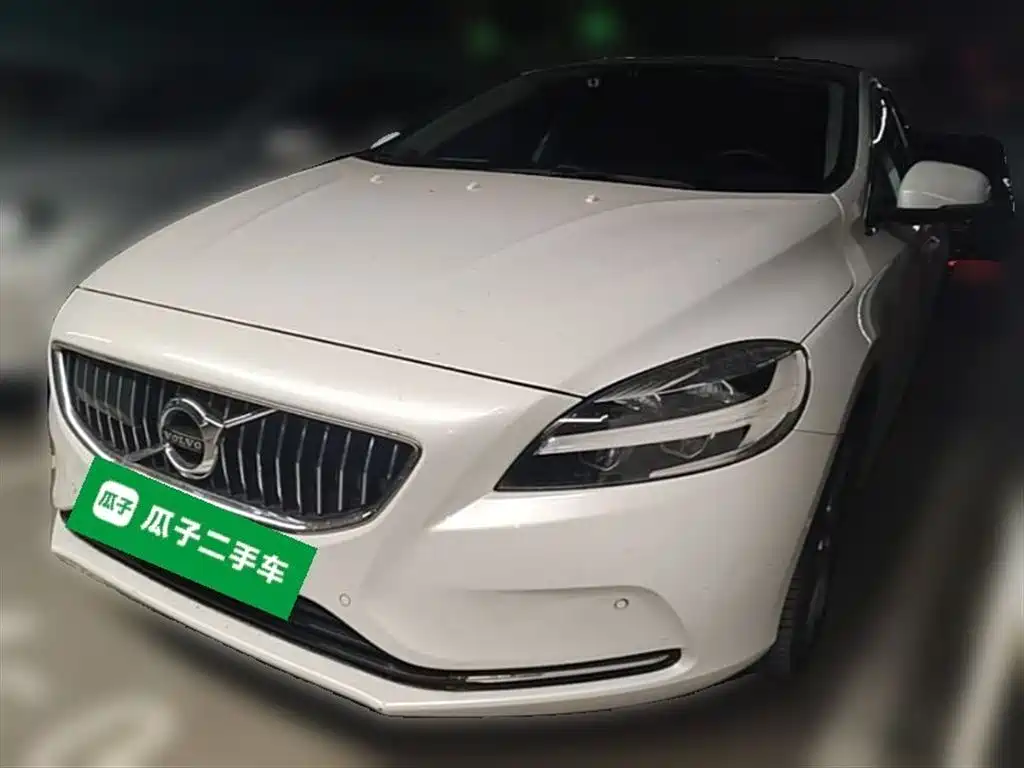 Volvo V40 2018
