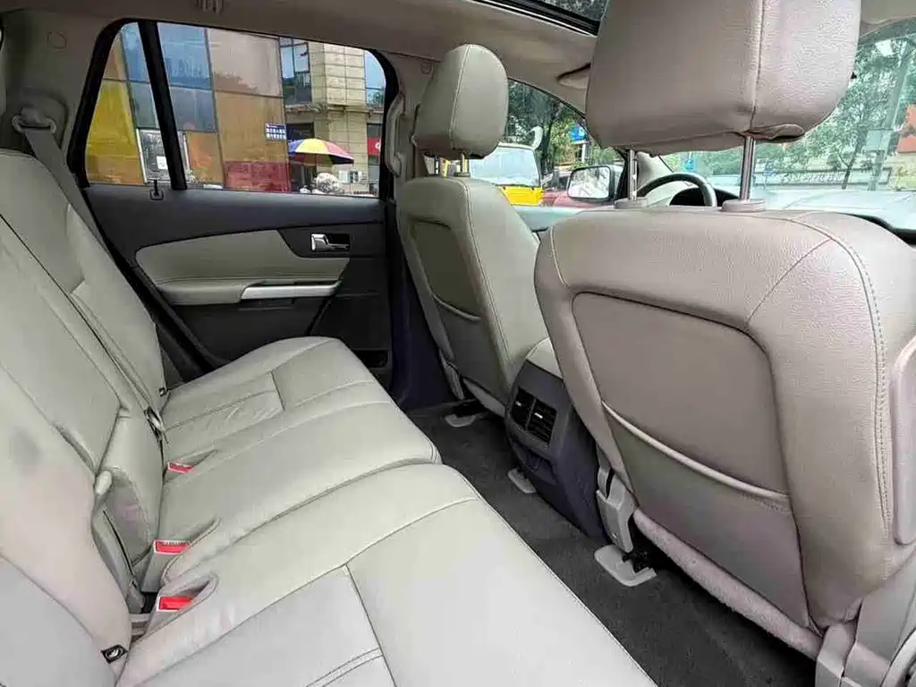 Ford Edge (Import) — миниатюра 7