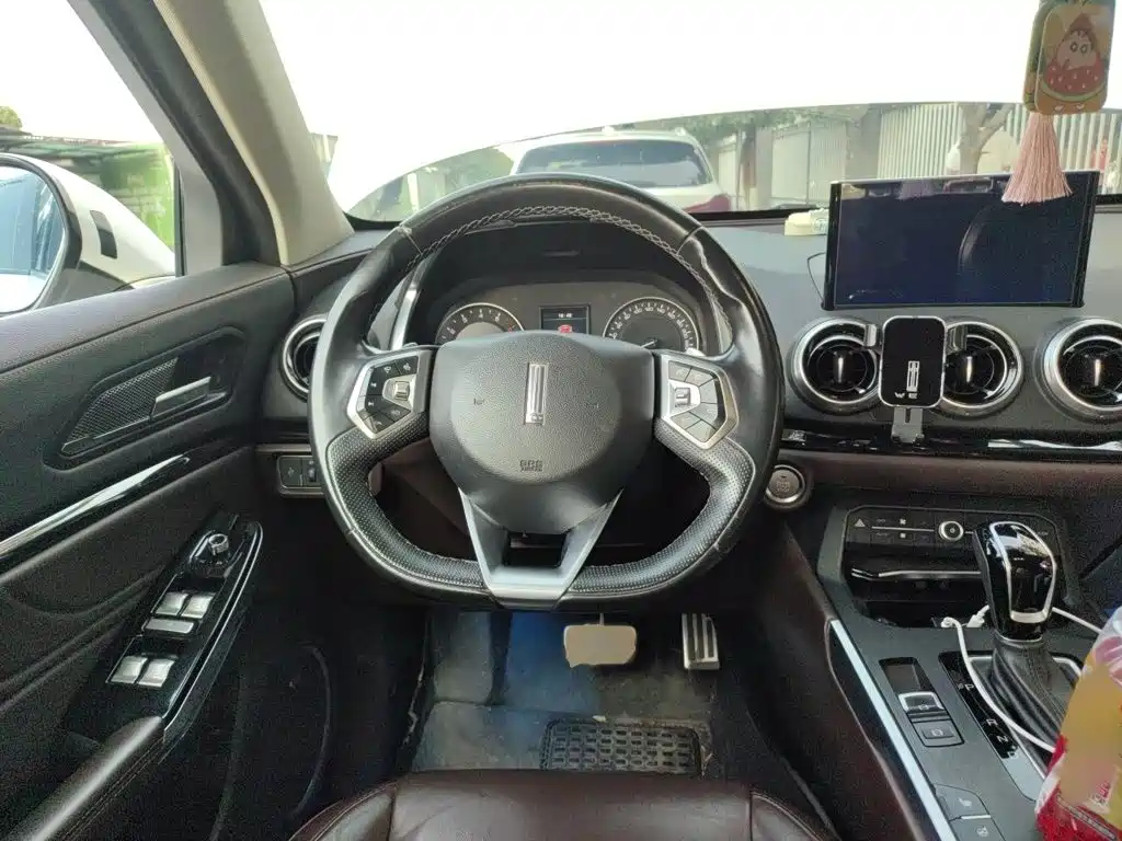 Wey Wey VV5 — миниатюра 3