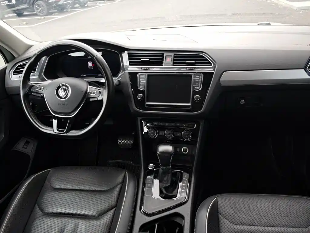 Volkswagen Tiguan L — миниатюра 7