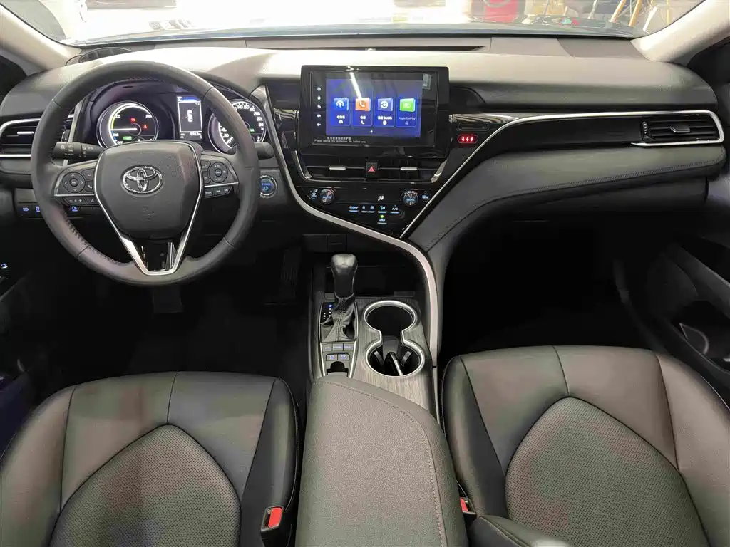 Toyota Camry — миниатюра 9