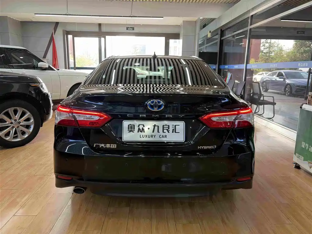 Toyota Camry — миниатюра 13