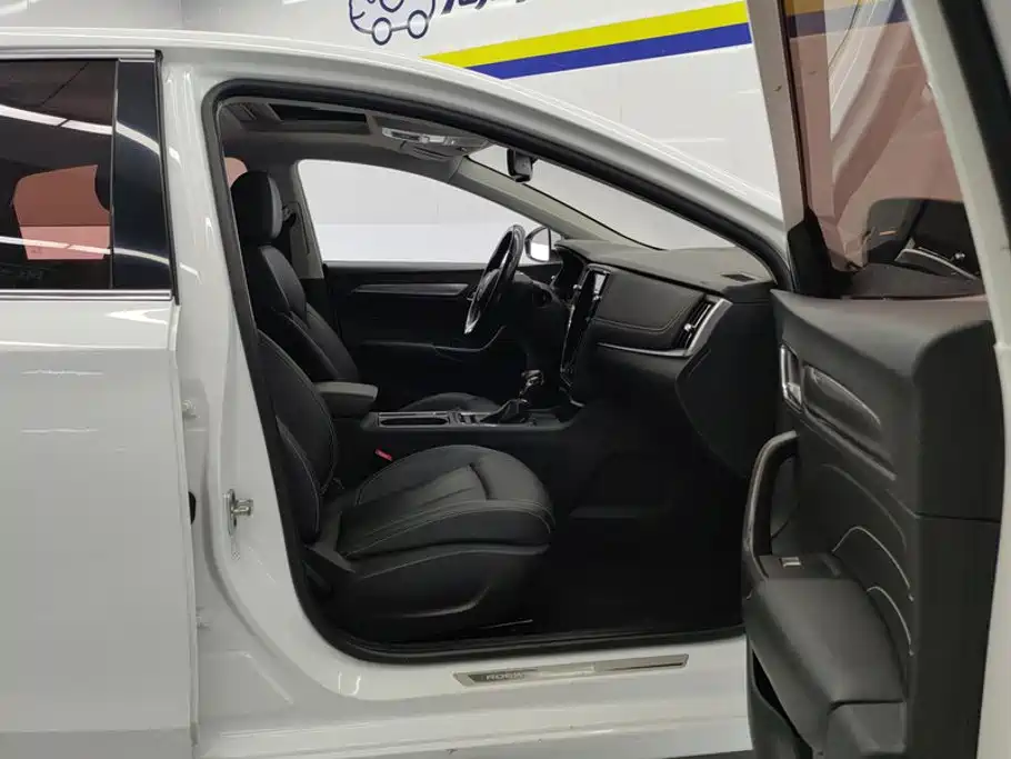 Roewe i6 Classic — миниатюра 8