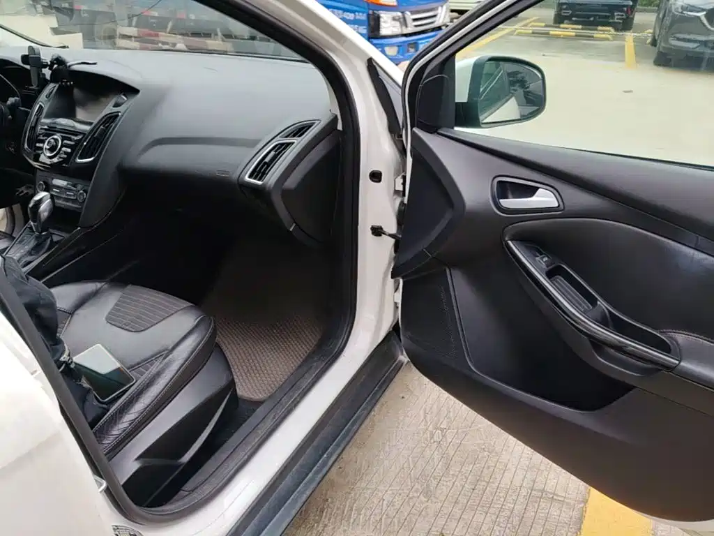 Ford Focus — миниатюра 9