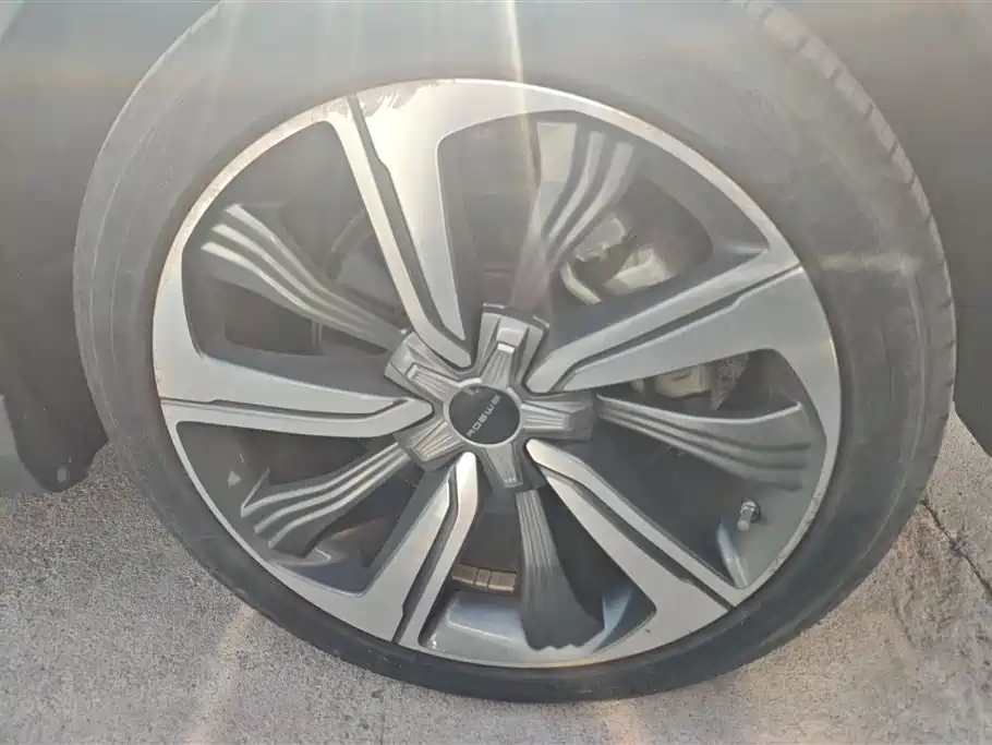 Roewe MARVEL X — миниатюра 6