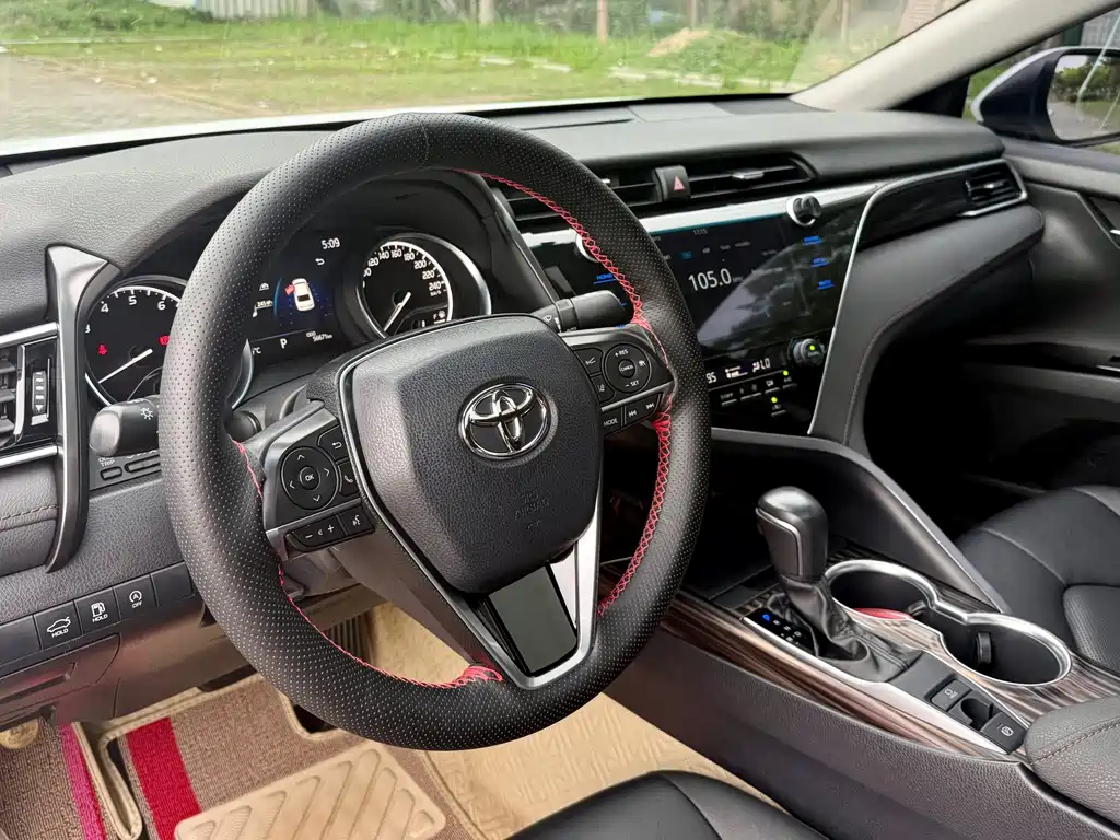 Toyota Camry — миниатюра 9