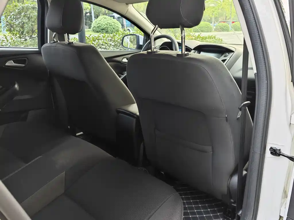 Ford Focus — миниатюра 13