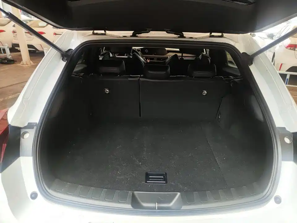 Lexus UX — миниатюра 8