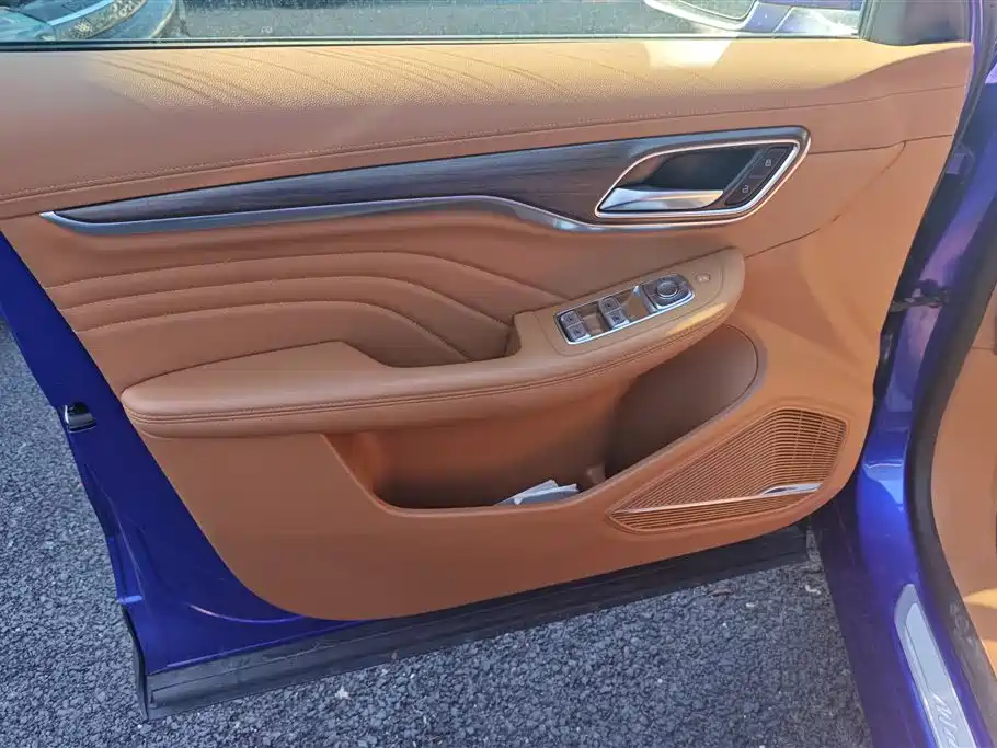 Roewe MARVEL X — миниатюра 7