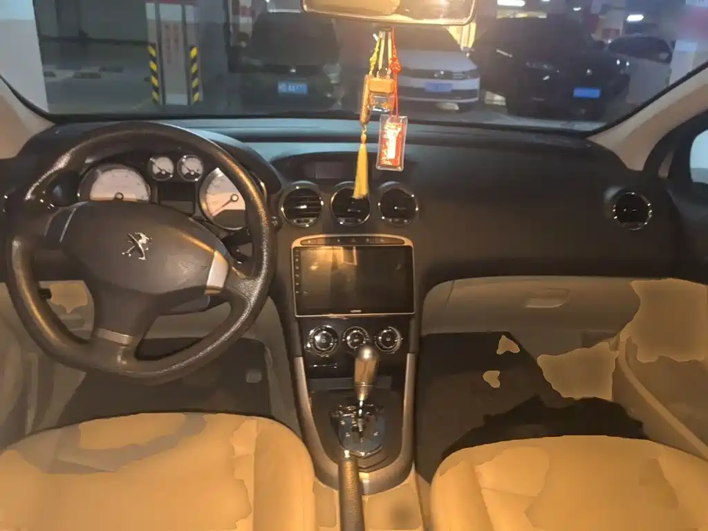Peugeot 408 — миниатюра 10