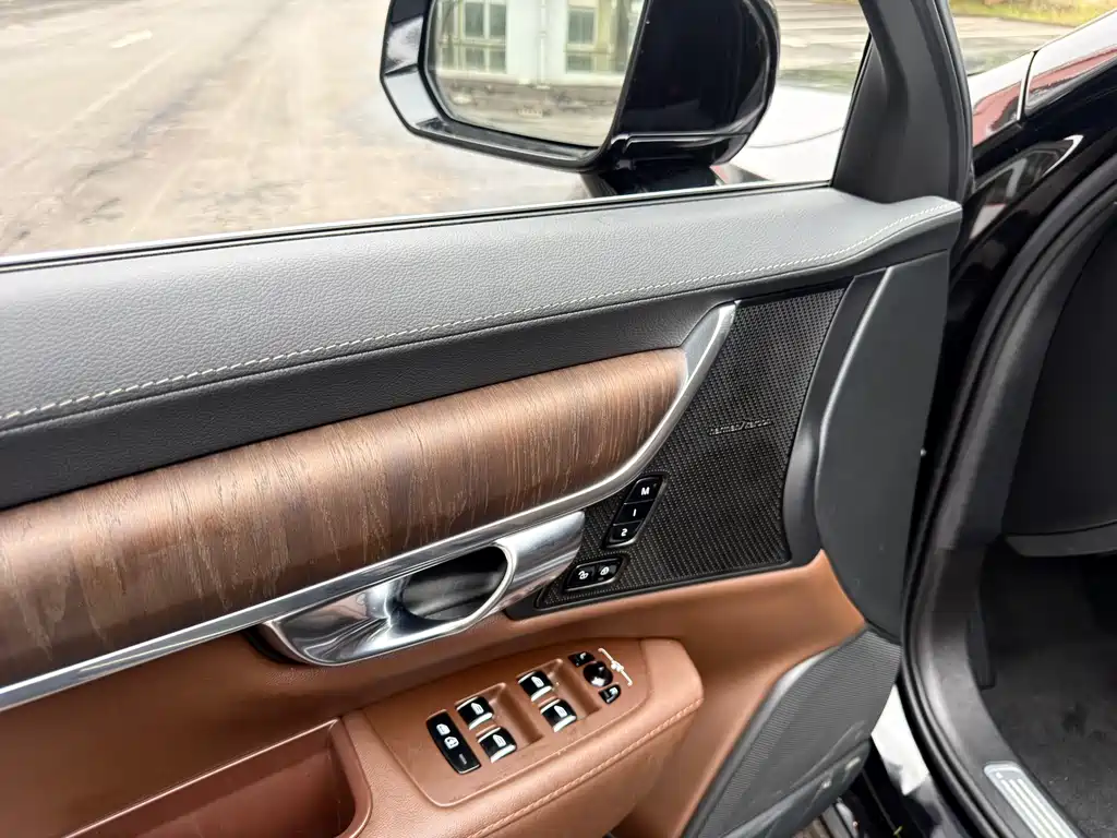 Volvo S90 2025 B5 Luxury