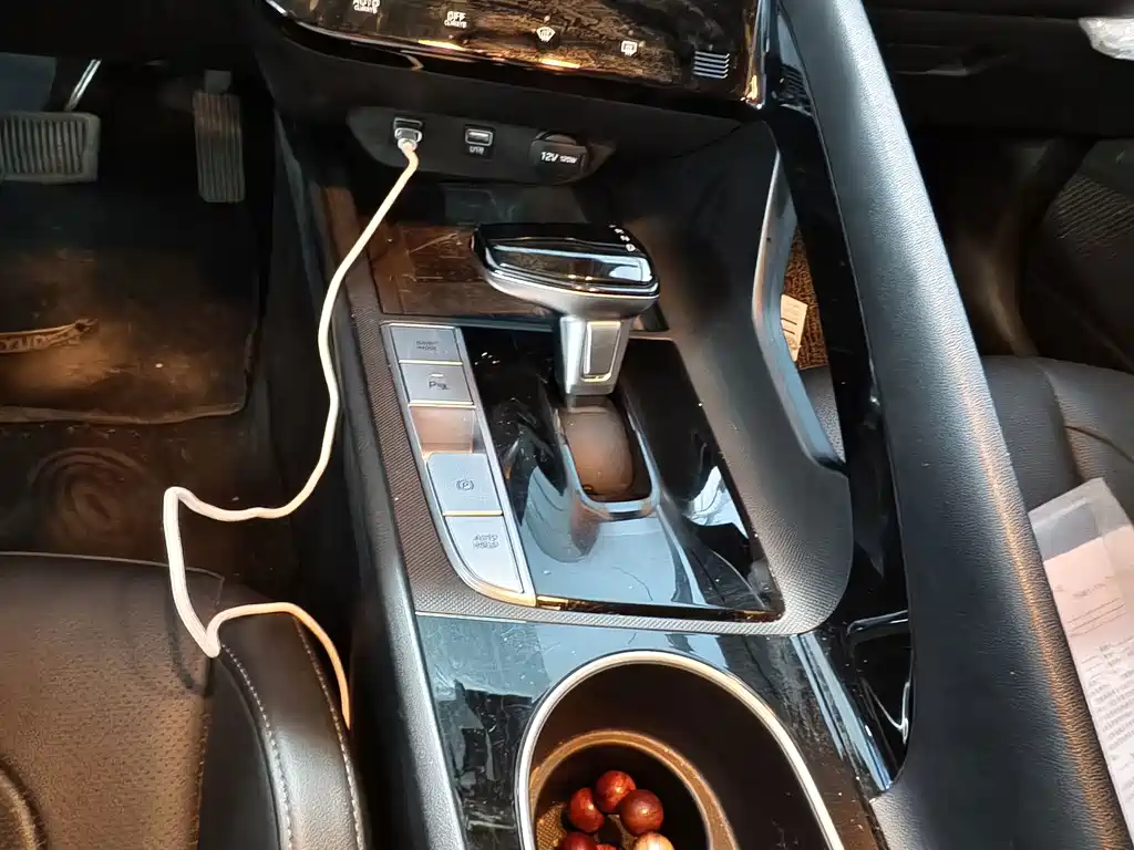 Hyundai Elantra — миниатюра 11