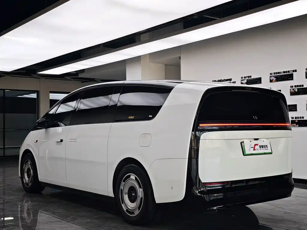 Li Auto Li MEGA — миниатюра 6