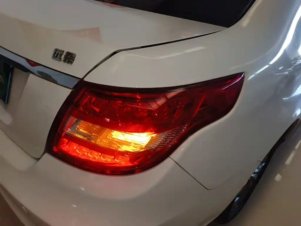 Geely Vision — миниатюра 8