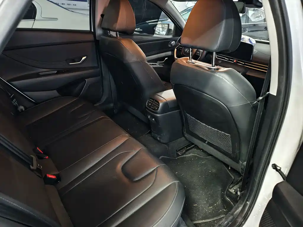 Hyundai Elantra — миниатюра 5
