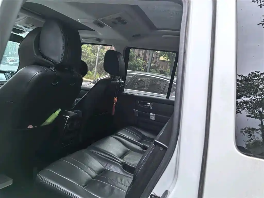 Land Rover Discovery 2015 3.0 SC V6 HSE