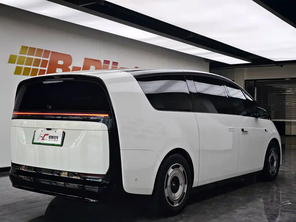 Li Auto Li MEGA — миниатюра 4