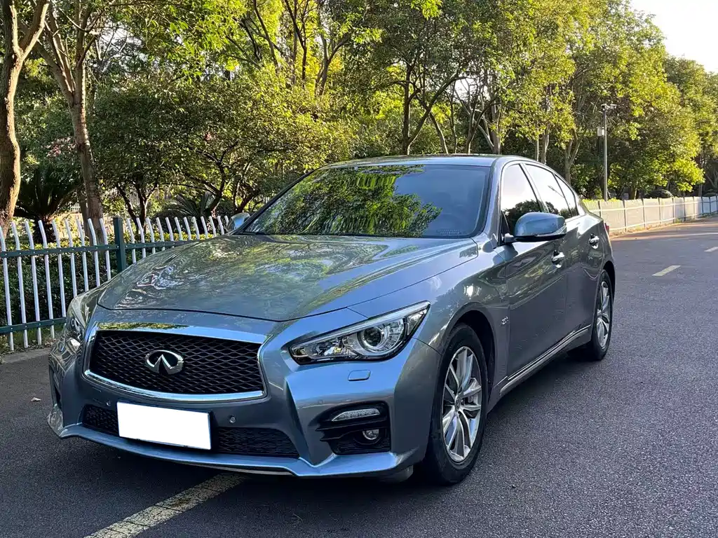 Infiniti Q50L