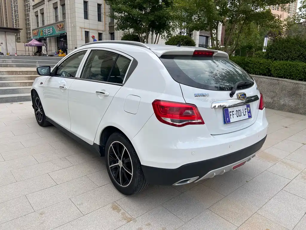 Geely Emgrand — миниатюра 7