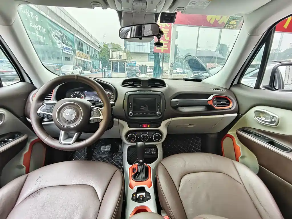 Jeep Renegade — миниатюра 6