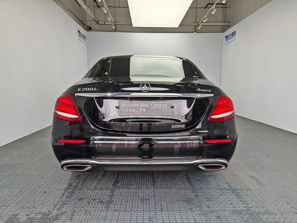 Mercedes-Benz E-Class — миниатюра 5