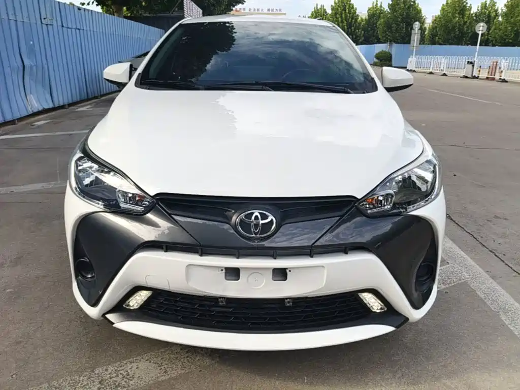 Toyota Yaris L — миниатюра 3