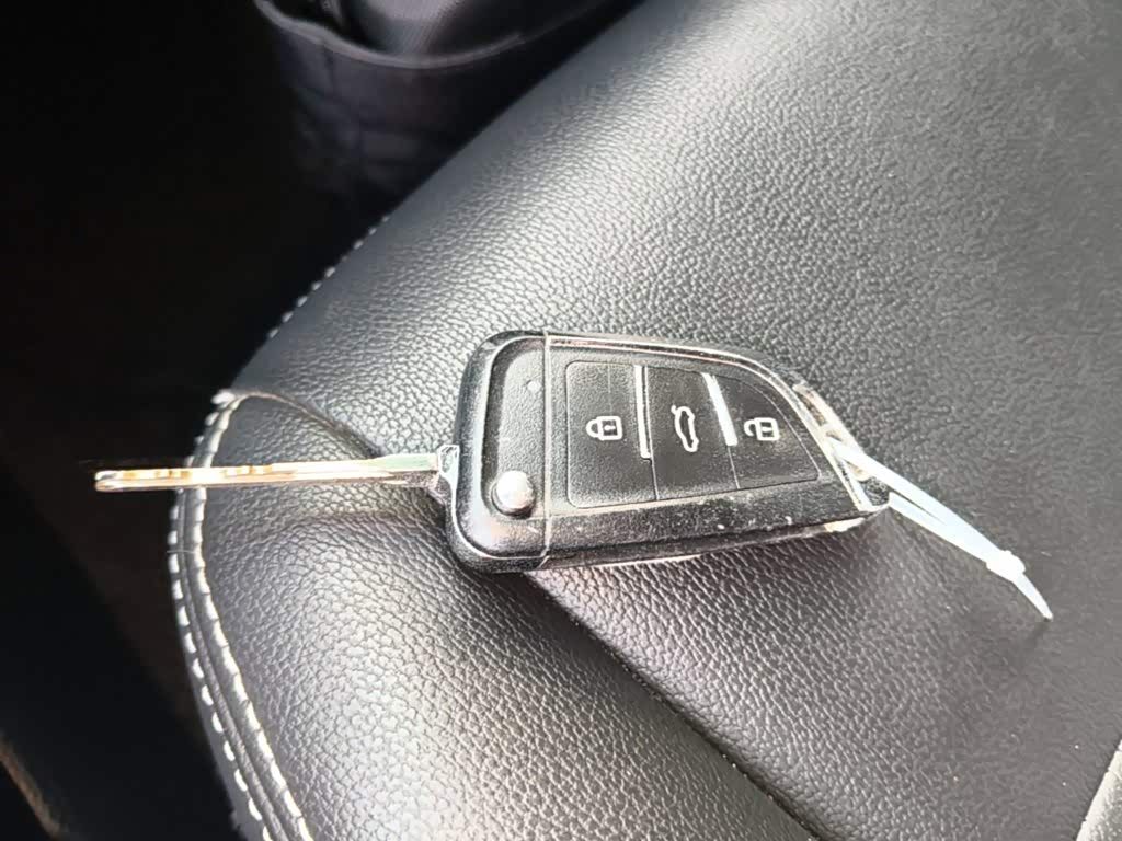 Toyota YARiS L Zhi Xuan 1.5 л 2021 г. Белый, пробег 28800 км
