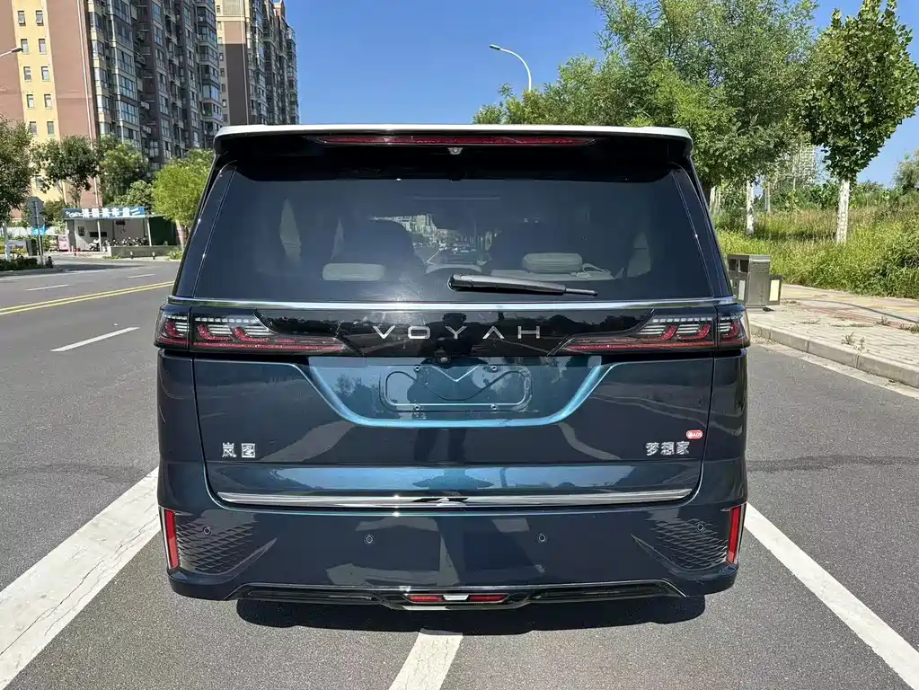 VOYAH Dreamer — миниатюра 4
