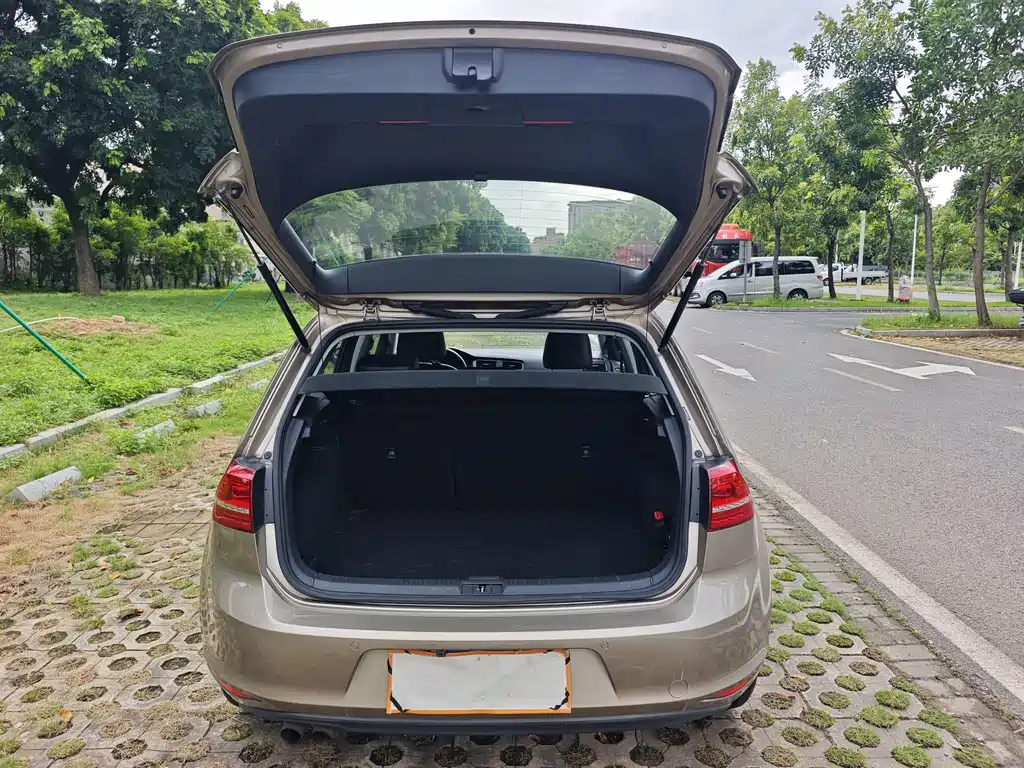 Volkswagen Golf — миниатюра 9