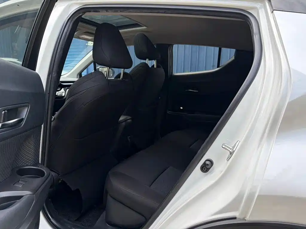 Toyota IZOA — миниатюра 5