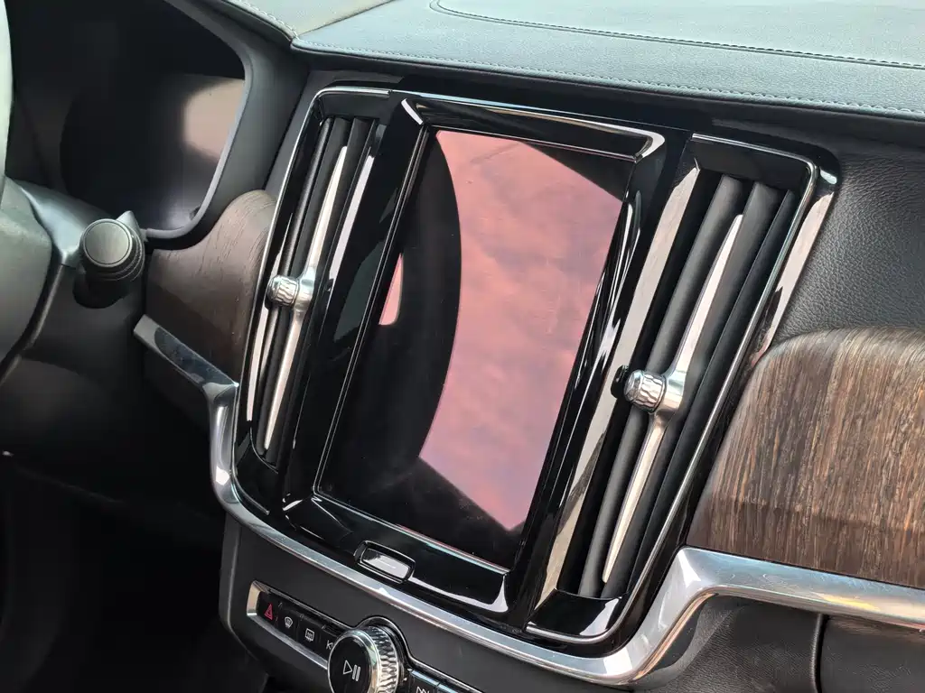 Volvo S90 — миниатюра 15