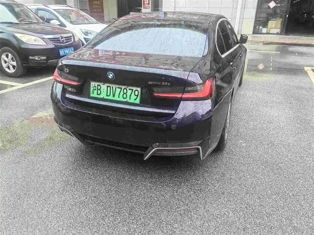 BMW i3 2025 eDrive 35 L