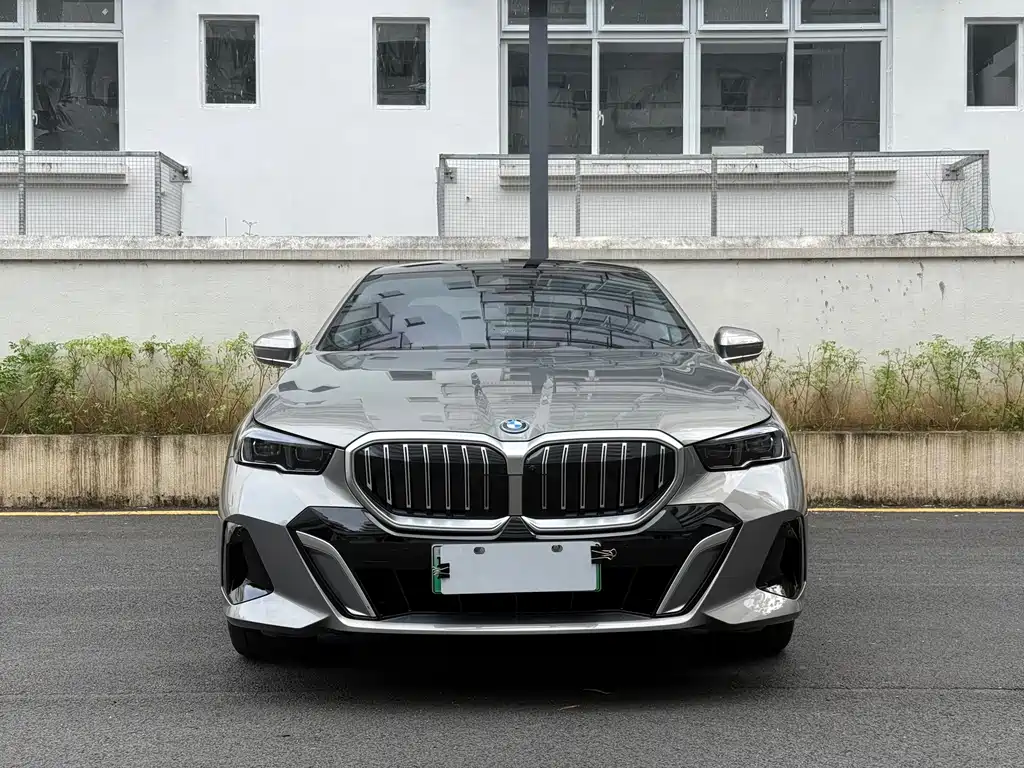 BMW i5 — миниатюра 2