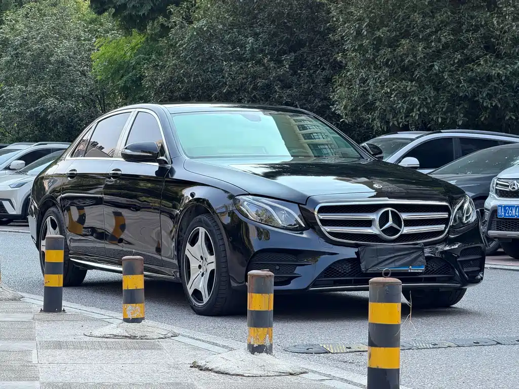 Mercedes-Benz E-Class — миниатюра 2