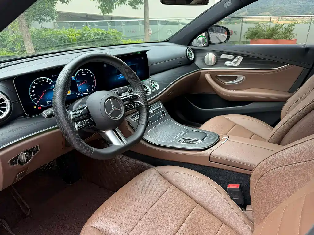 Mercedes-Benz E-Class — миниатюра 4