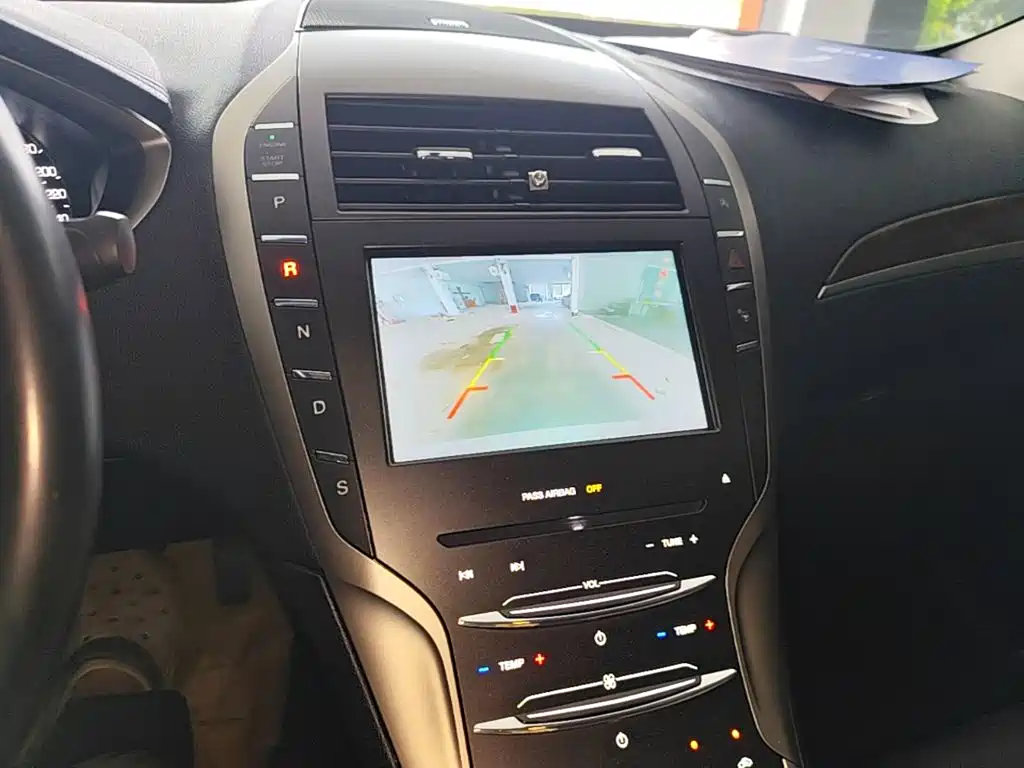 Lincoln MKZ — миниатюра 13