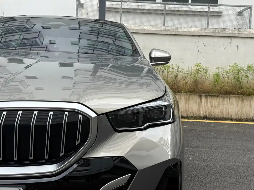 BMW i5 — миниатюра 5