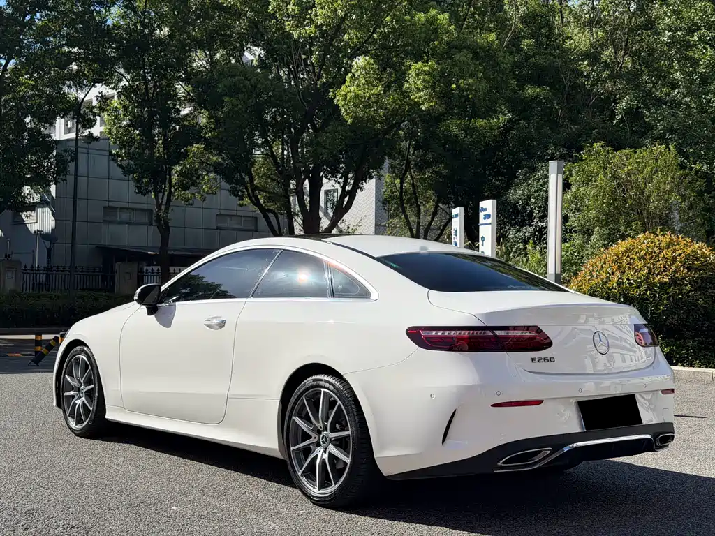 Mercedes-Benz E-Class (Import) — миниатюра 18