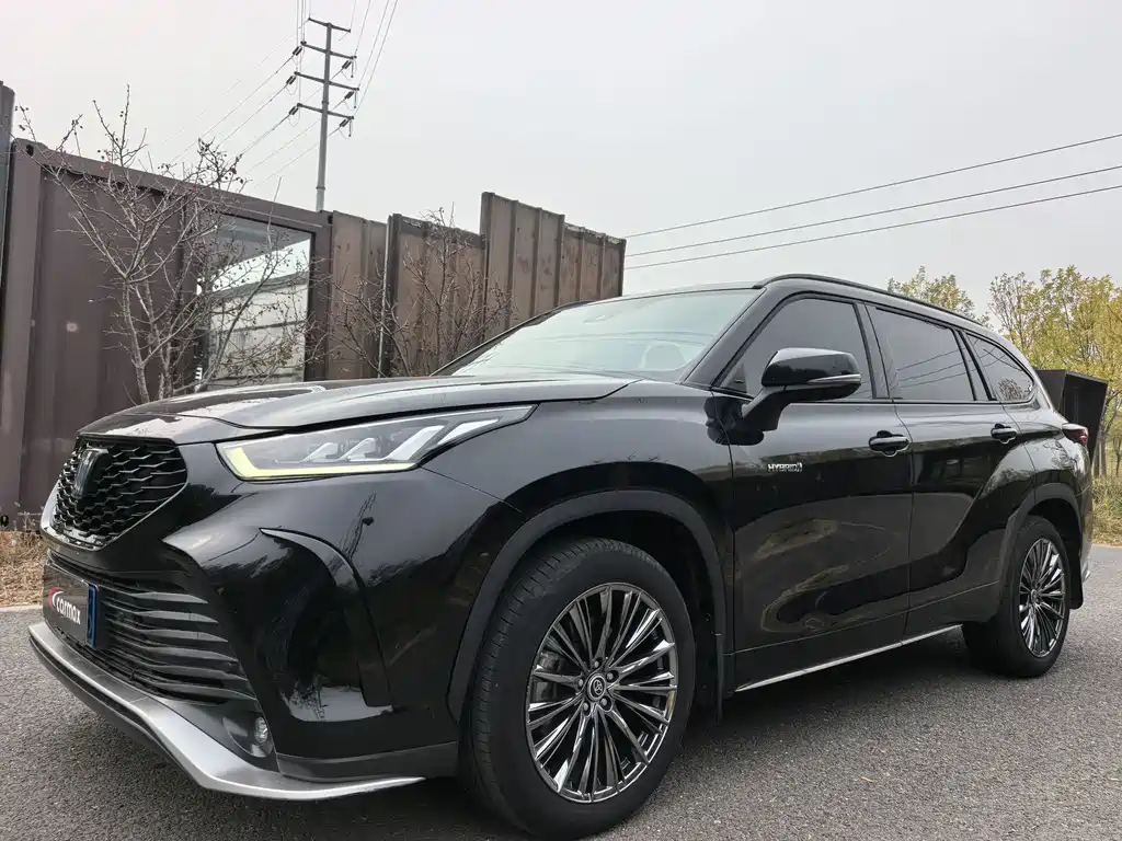 Toyota Crown Kluger — миниатюра 3